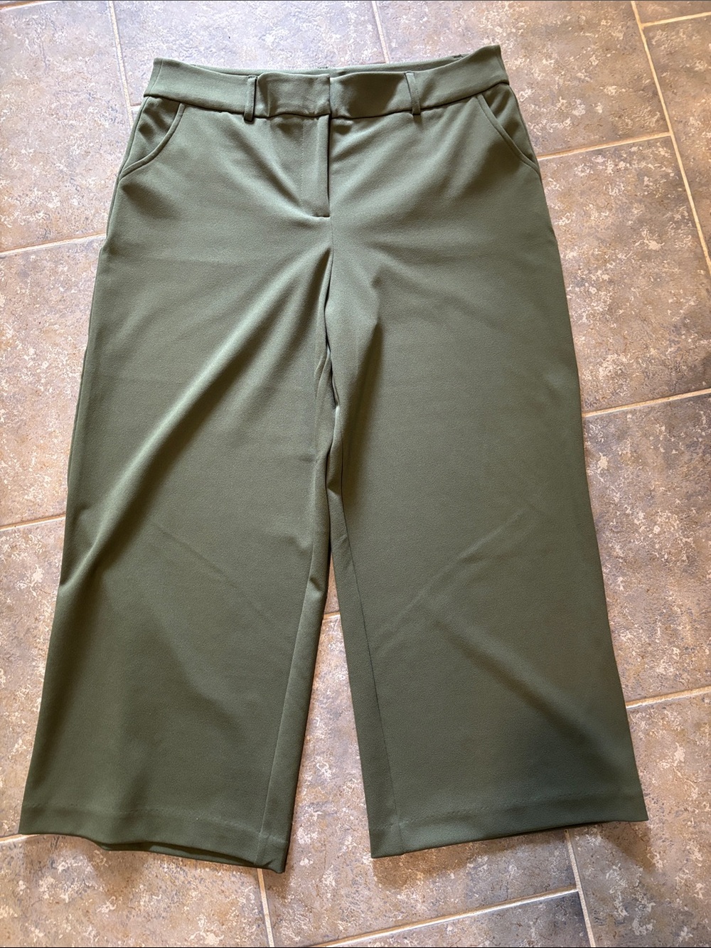 Ricki's Olive Wide-Leg Cropped Pants